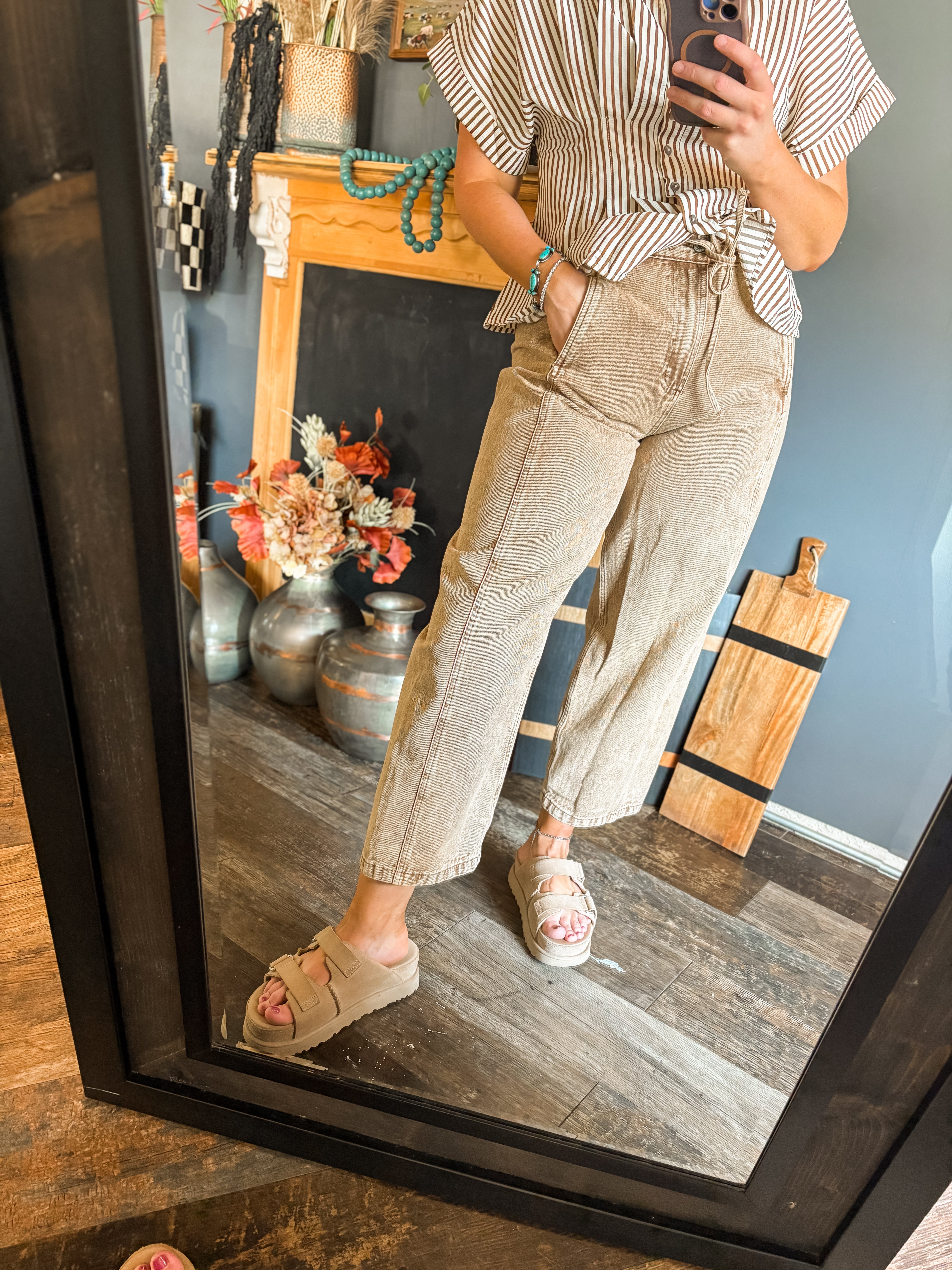 W147 Camel Jeans