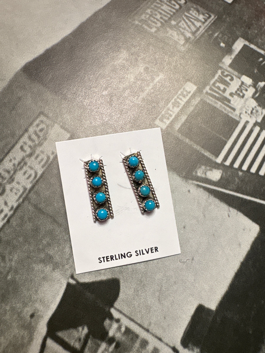 T177 Turquoise Dangle Earring