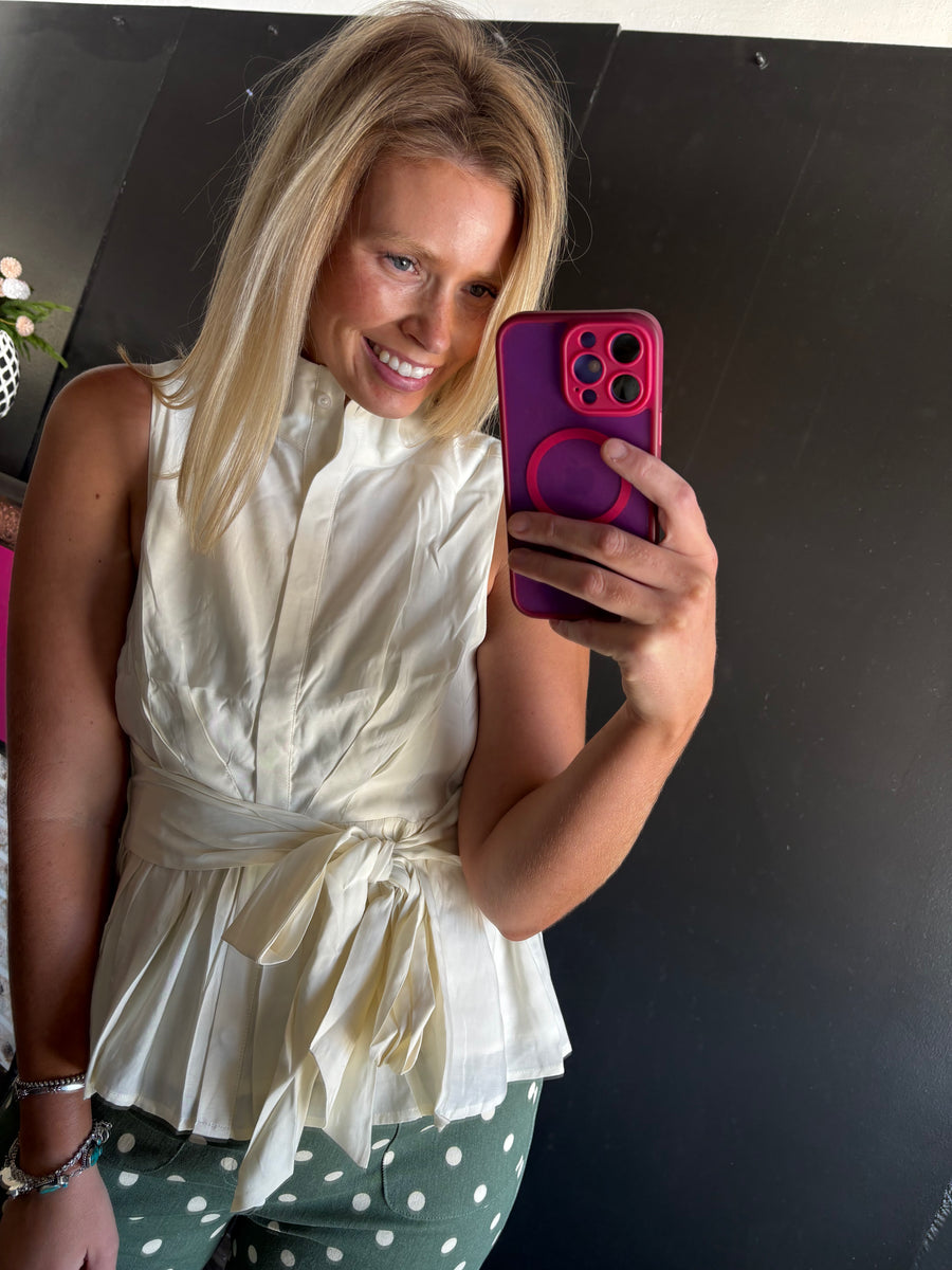 W085 Cream Top w/ a Tie