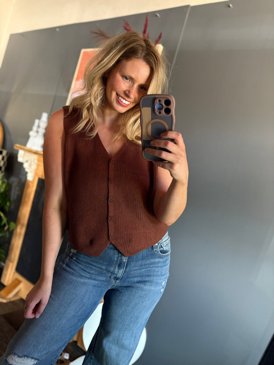 W82 Sweater Vest - Chestnut