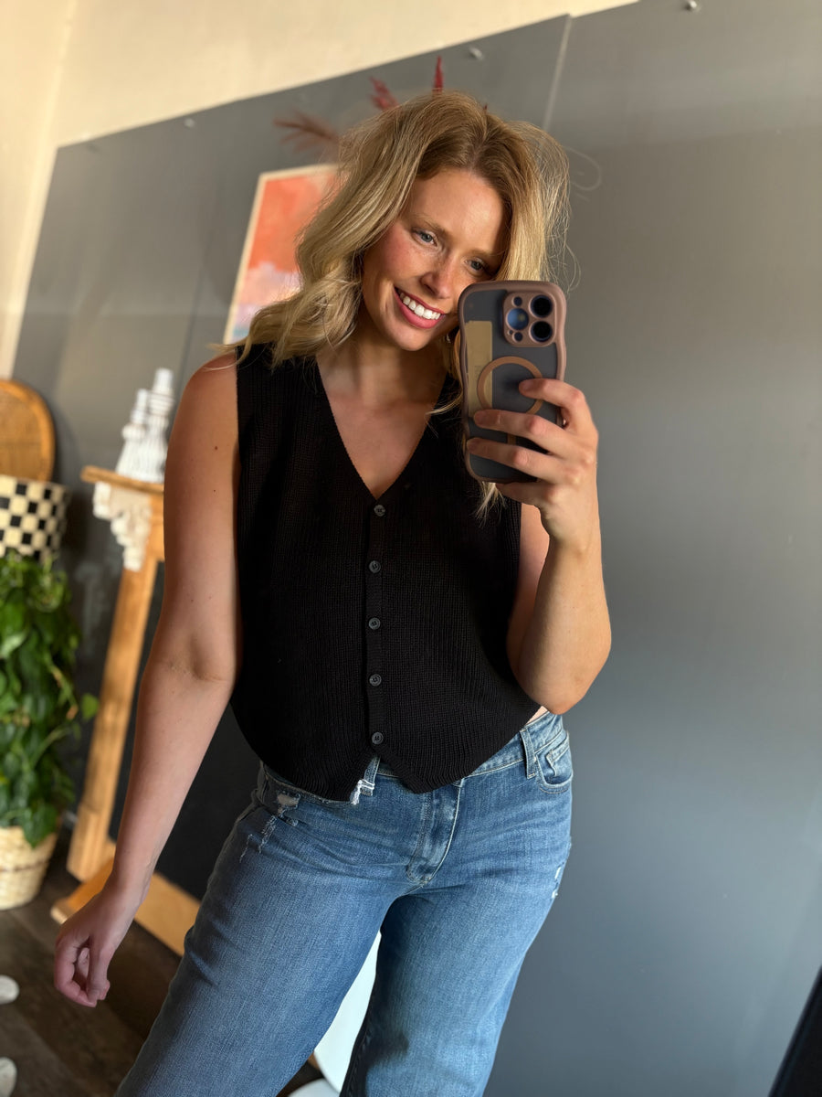 W106 Sweater Vest - Black