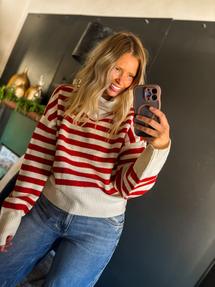 W253 Red&White Striped Turtle Neck Sweater