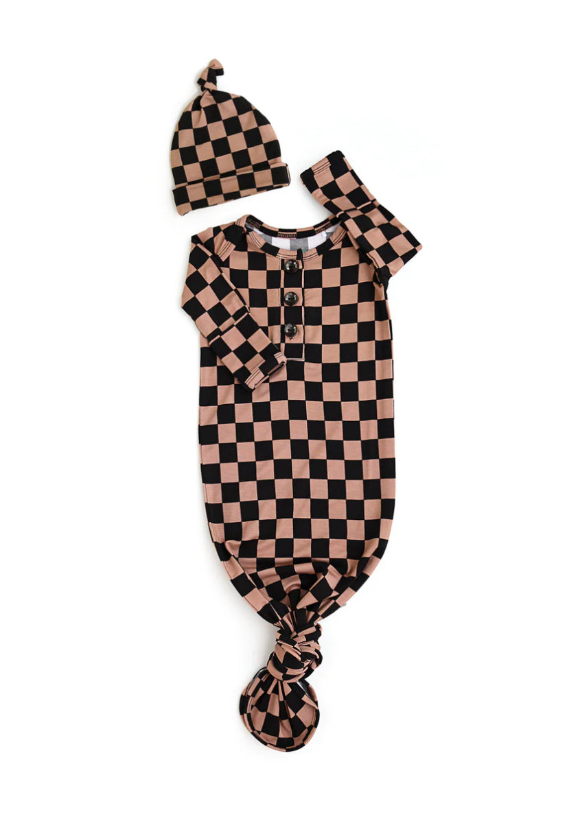 B5 Checkered Tan/Brown Bamboo Gown w/ Knot Hat
