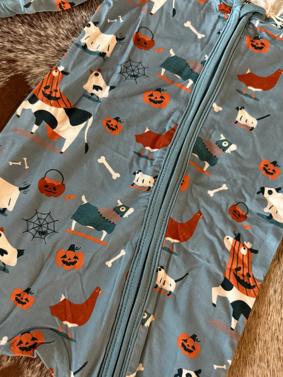 K107 Trick or Treat Farm Animals Sleeper