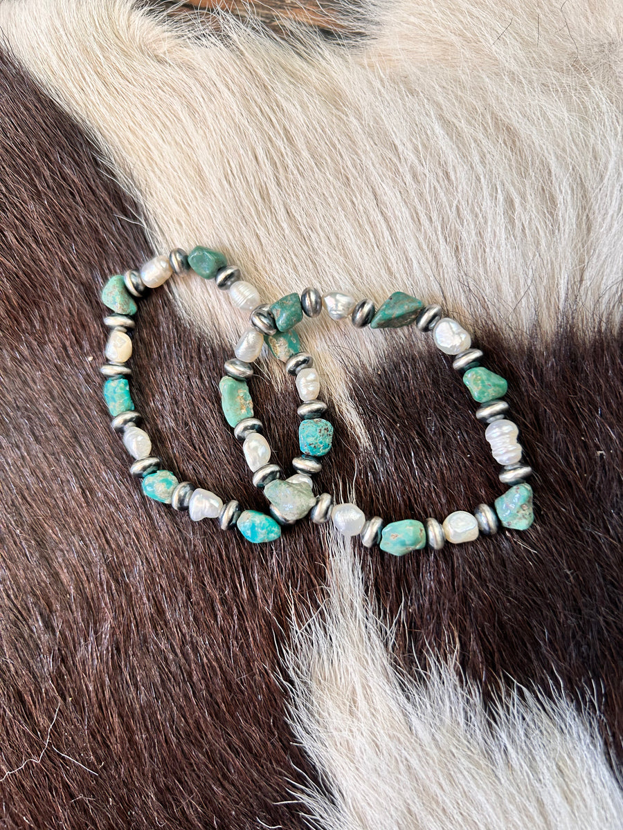 Mother of pearl & turquoise stretch bracelet